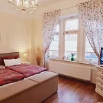 Apartment Barrierefreie In Ruhiger Zentrumslage By Interhome