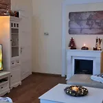 Barrierefreie In Ruhiger Zentrumslage By Interhome