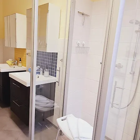 Barrierefreie In Ruhiger Zentrumslage By Interhome