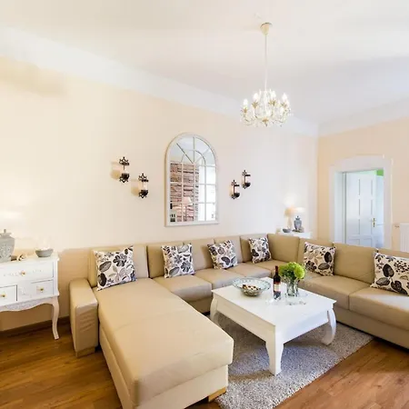 公寓 Barrierefreie In Ruhiger Zentrumslage By Interhome 奎德林堡