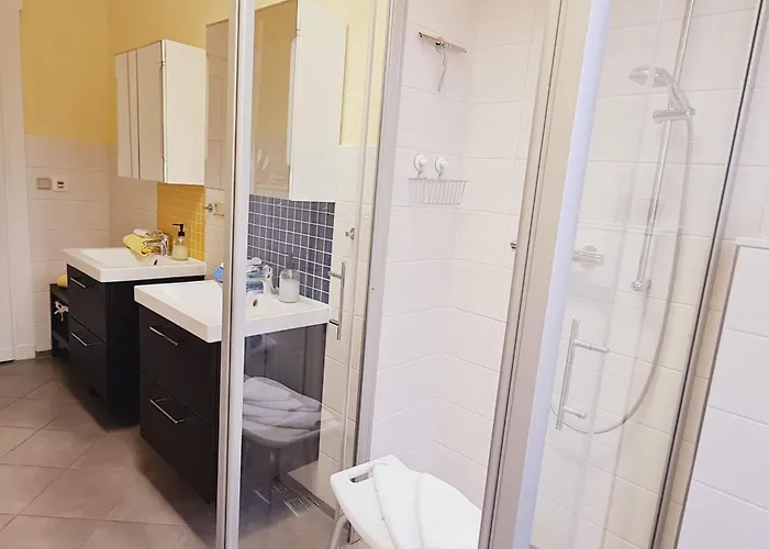 Barrierefreie In Ruhiger Zentrumslage By Interhome