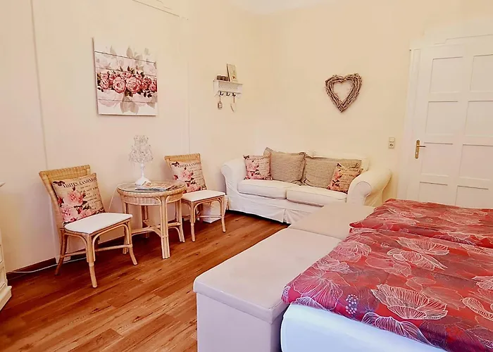 Barrierefreie In Ruhiger Zentrumslage By Interhome